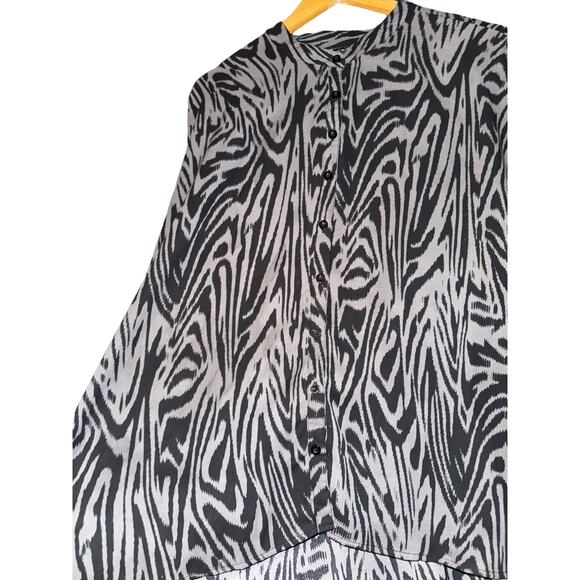 Torrid Zebra Print High Low Blouse Women's Size 2X Button Up 3/4 Sleeve Career - Picture 3 of 7
